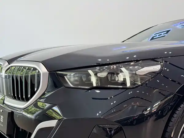 BMW 5 Series 2025