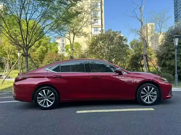 Lexus ES 2018