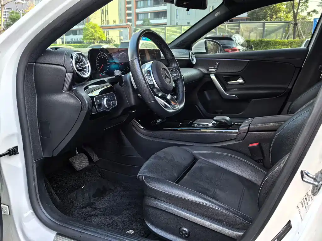 Mercedes-Benz A-Class 2022 — фото 5