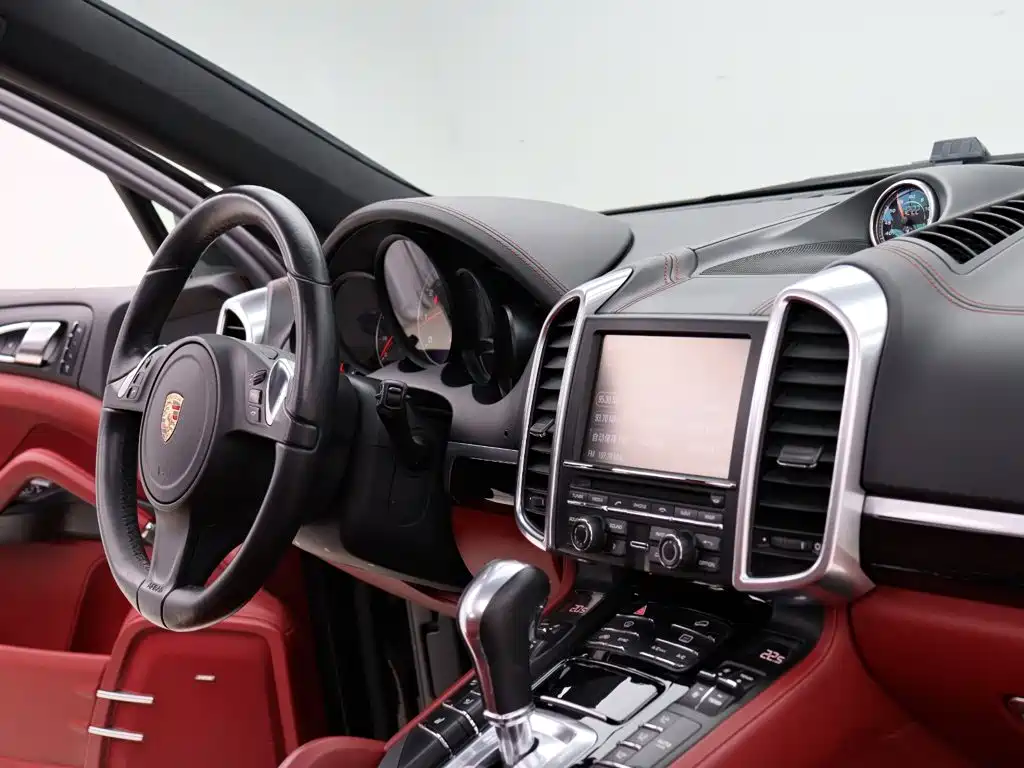 Porsche Cayenne 2016 — фото 15