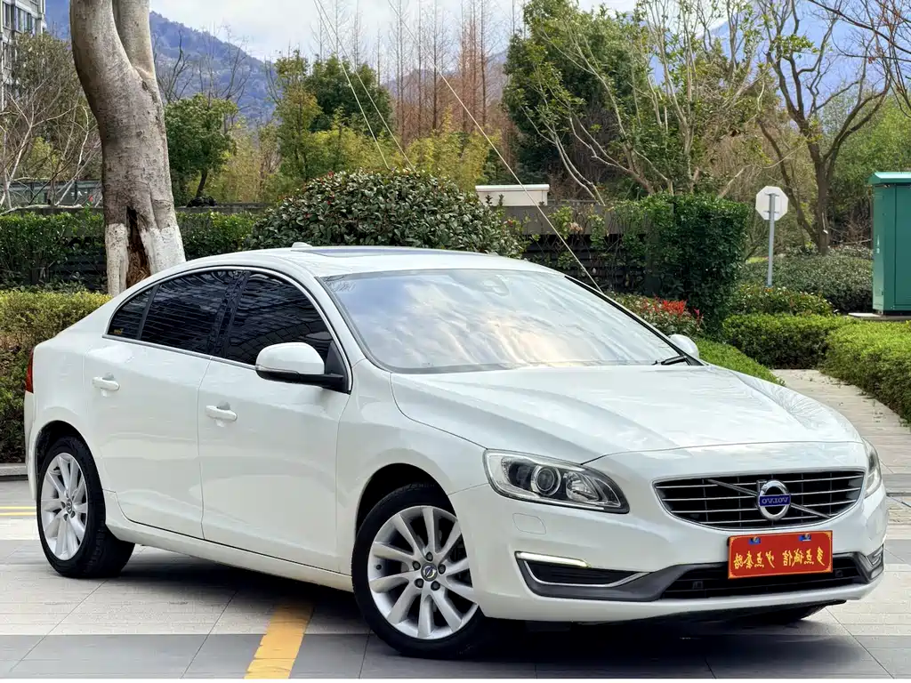 Volvo S60 2016 — фото 3