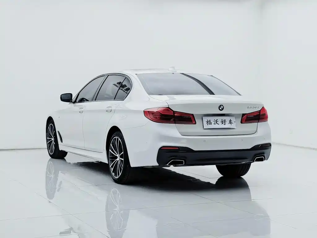 BMW 5 Series 2019 — фото 30