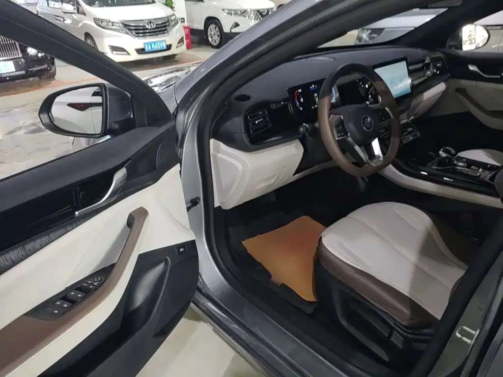BYD Qin PLUS 2025 — фото 16