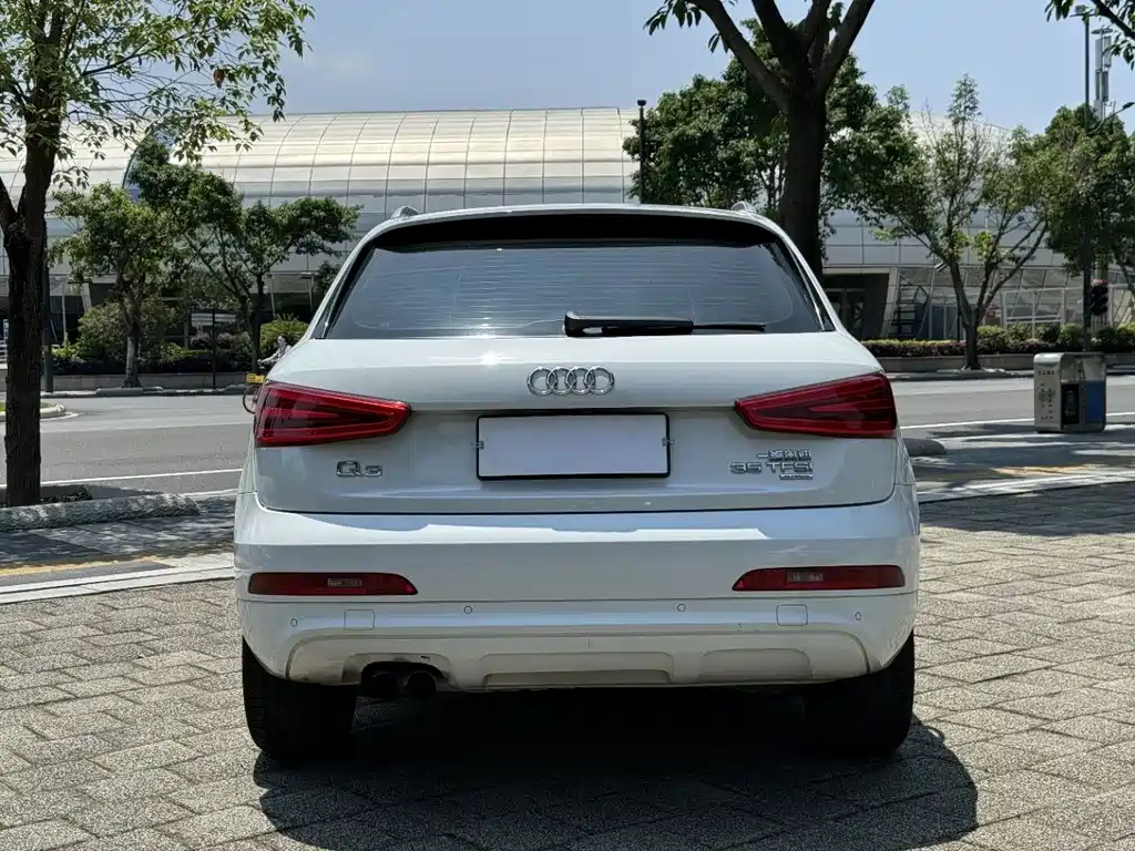 Audi Q3 2015 — фото 8