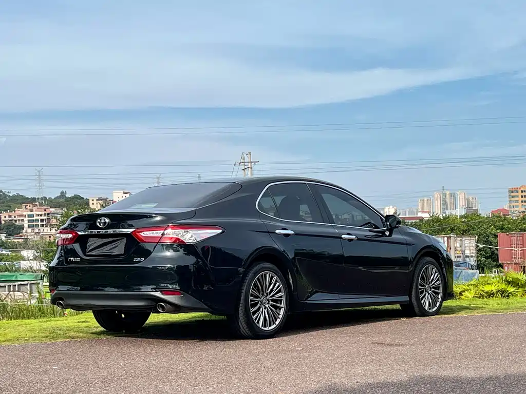 Toyota Camry 2020 — фото 7