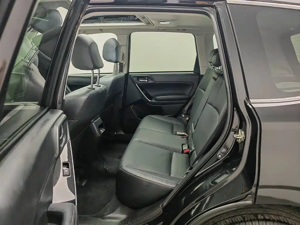 Subaru Forester 2016 — фото 15