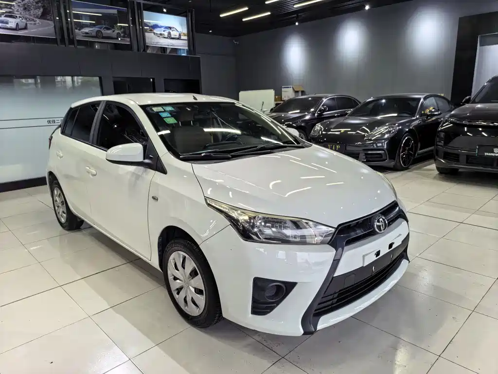 Toyota Yaris L 2014 — фото 3