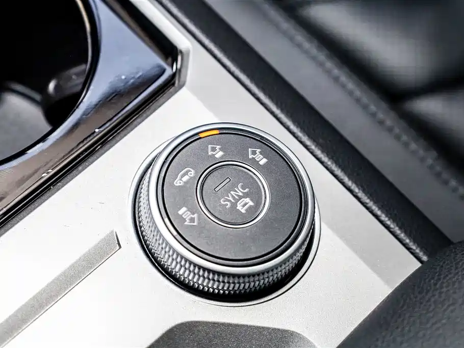Volkswagen Touareg 2021 — фото 3