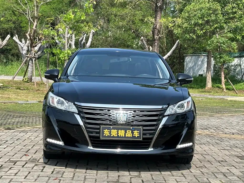 Toyota Crown 2019 — фото 2