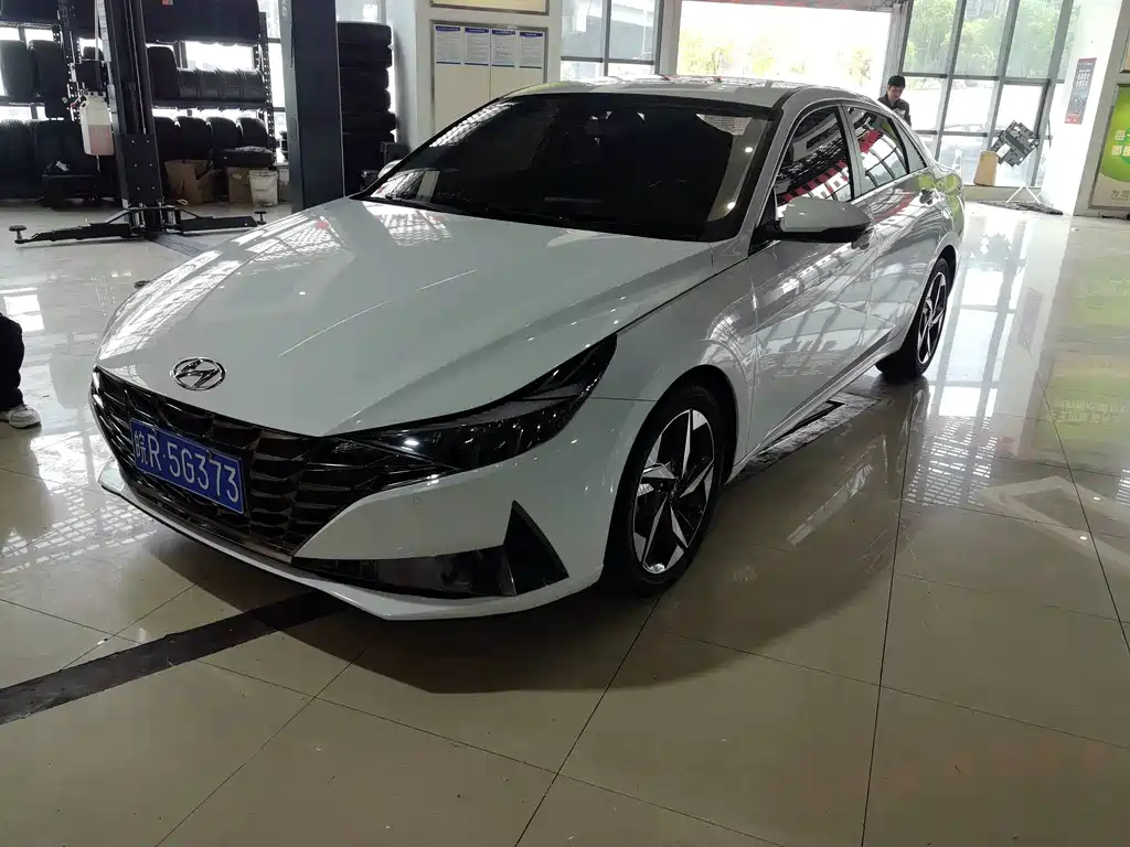 Hyundai Elantra 2022