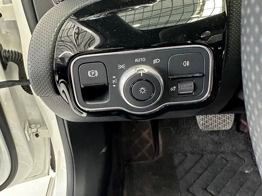 Mercedes-Benz A-Class 2023 — фото 24