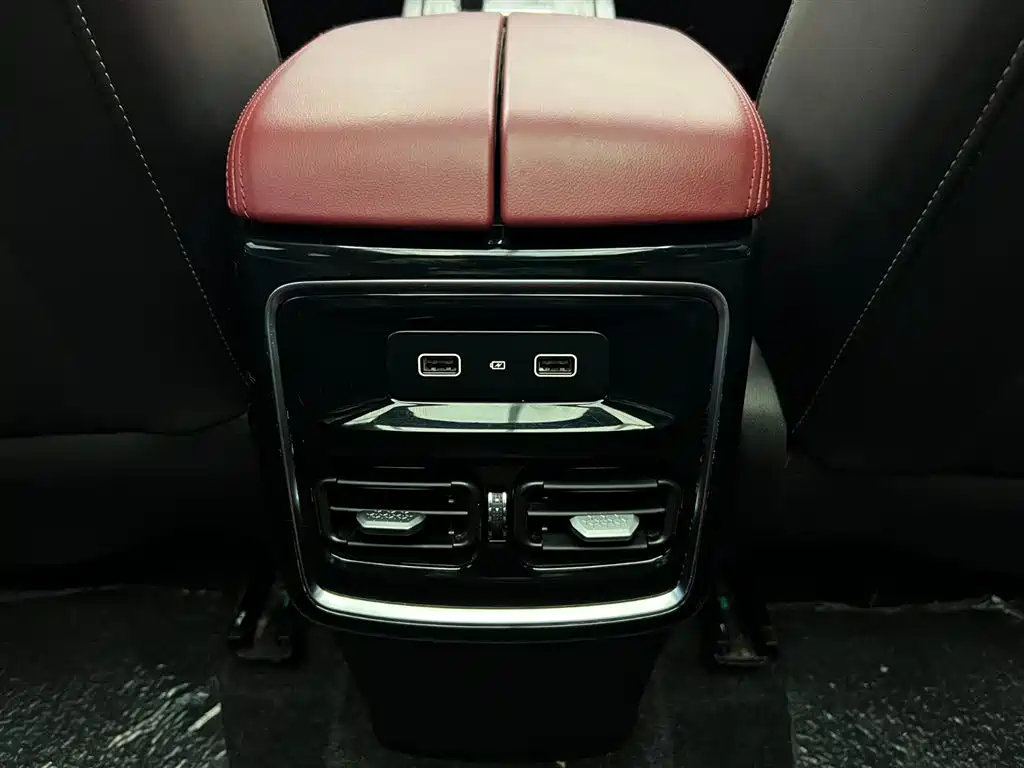 Jetour X70 PLUS 2023 — фото 16
