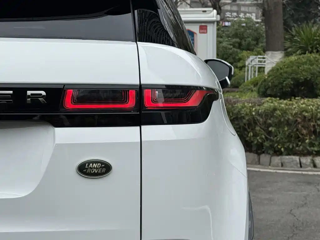 Land Rover Evoque 2022 — фото 6
