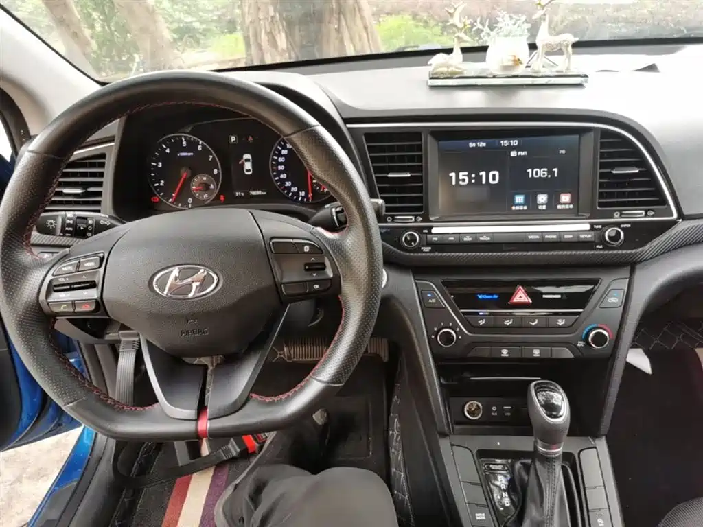 Hyundai Elantra 2019 — фото 10
