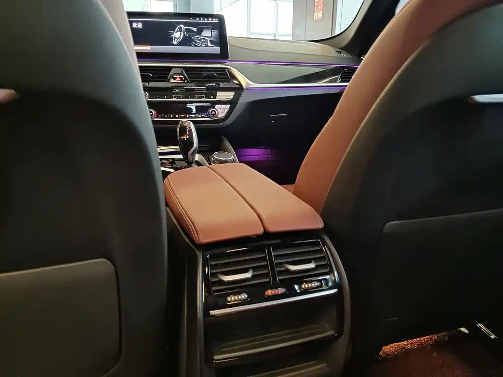BMW 5 Series 2023 — фото 14