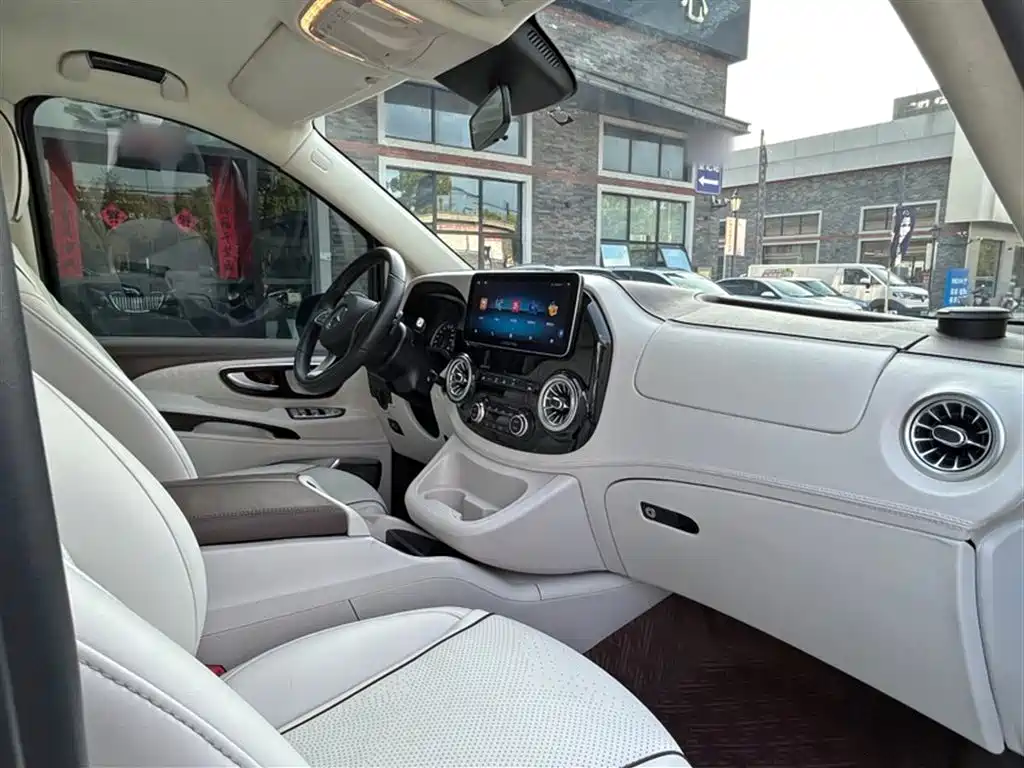 Mercedes-Benz Vito 2022 — фото 4