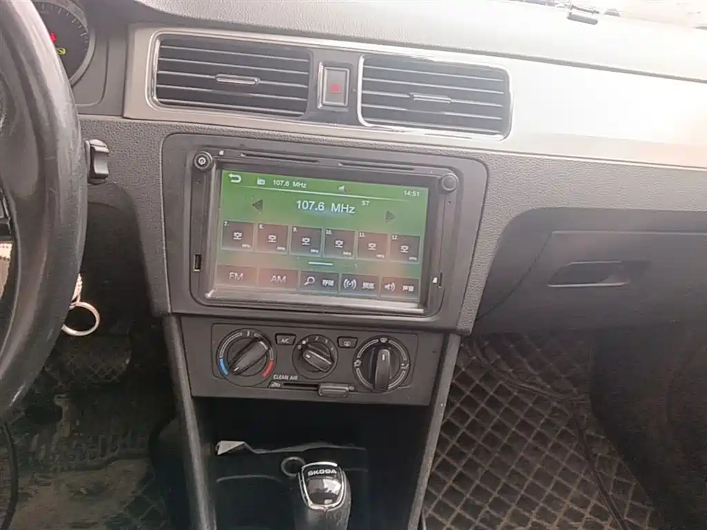 Skoda Rapid Spaceback 2019 — фото 13