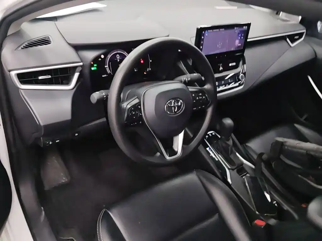 Toyota Corolla 2023 — фото 10