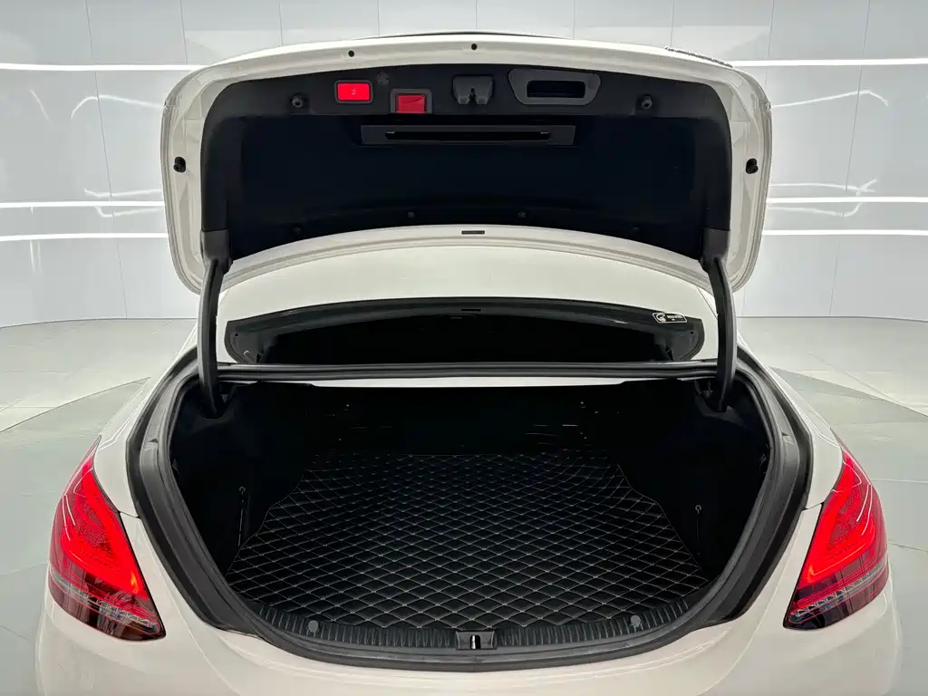 Mercedes-Benz C-Class 2022 — фото 16