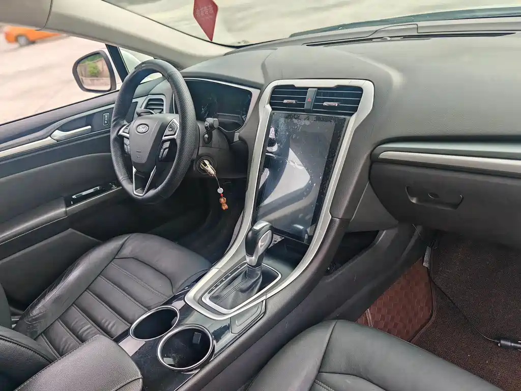 Ford Mondeo 2016 — фото 17