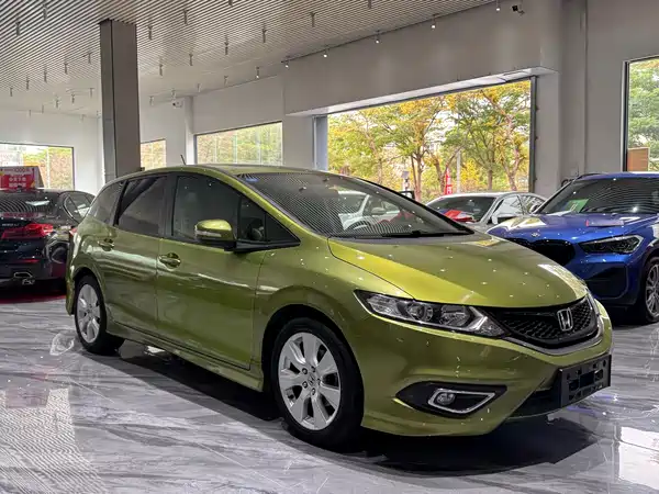 Honda Jade 2016