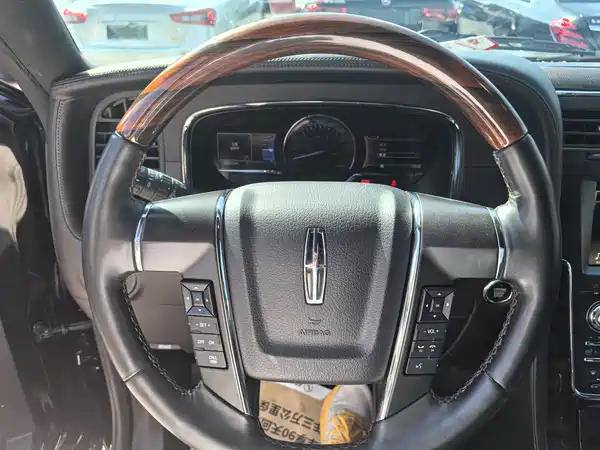 Lincoln Navigator 2017