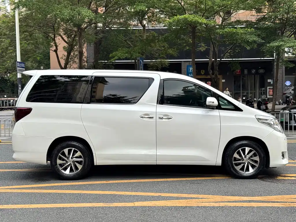 Toyota Alphard 2014 — фото 20