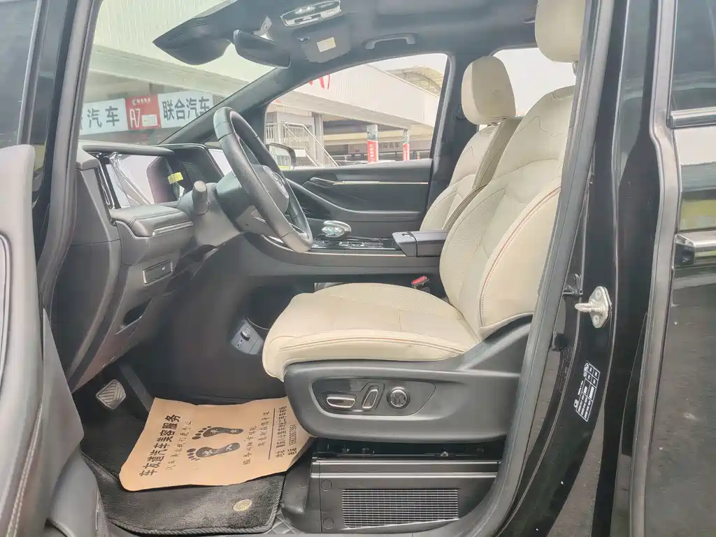 GAC Trumpchi M8 2023 — фото 15