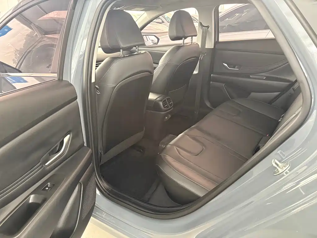 Hyundai Elantra 2022