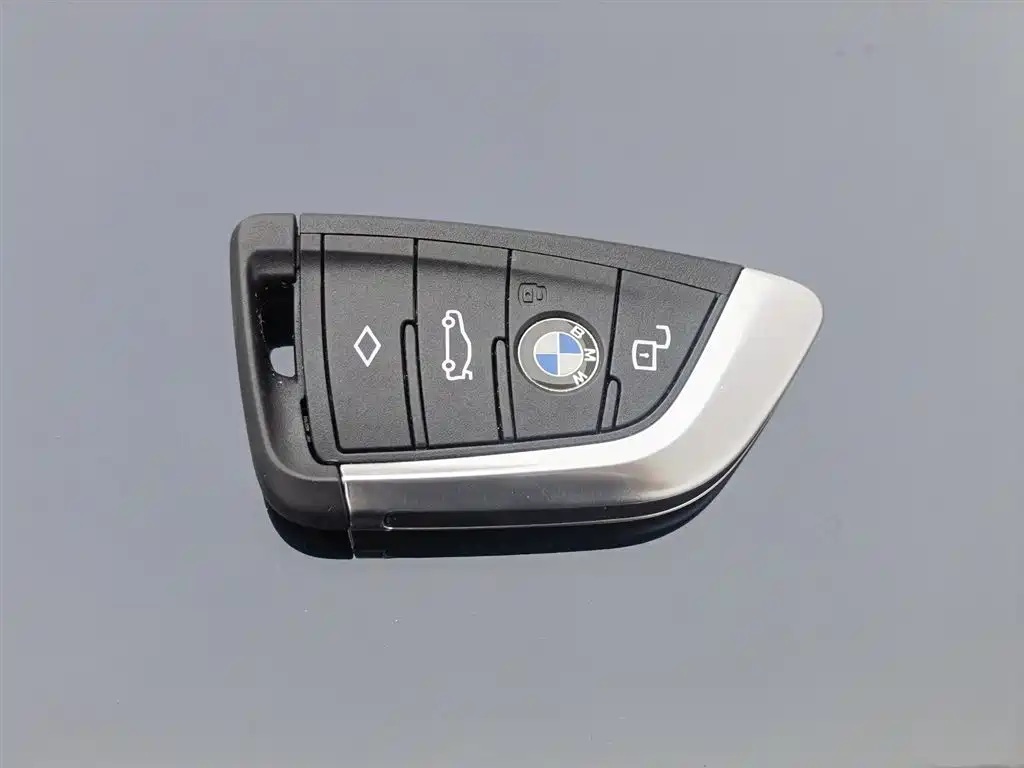 BMW 3 Series 2026 — фото 19