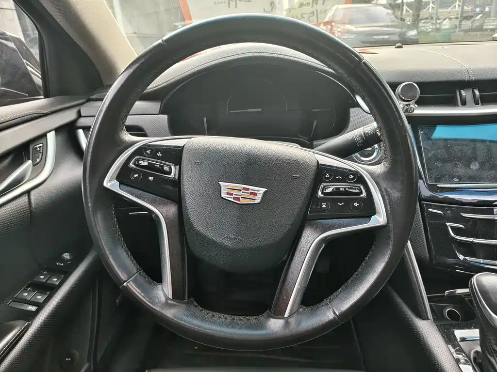 Cadillac XTS 2019 — фото 13