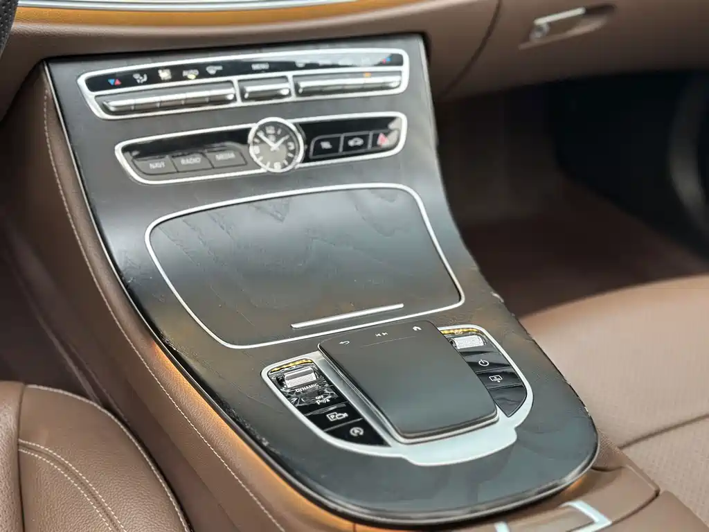 Mercedes-Benz E-Class 2019 — фото 13