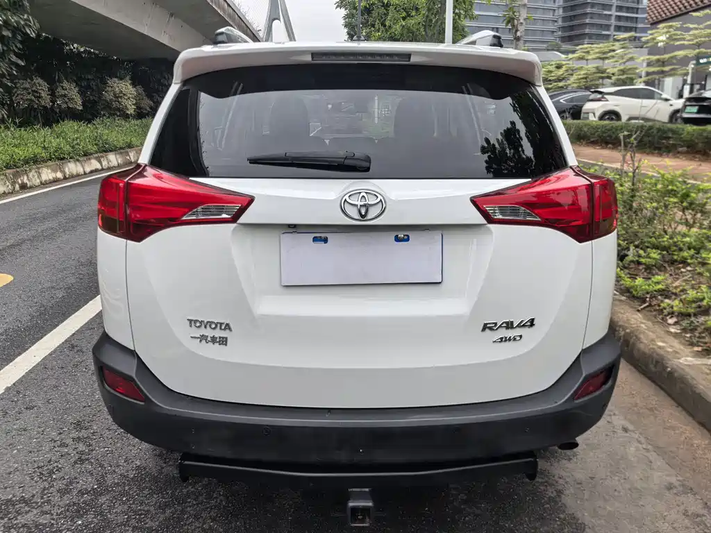 Toyota RAV4 2014