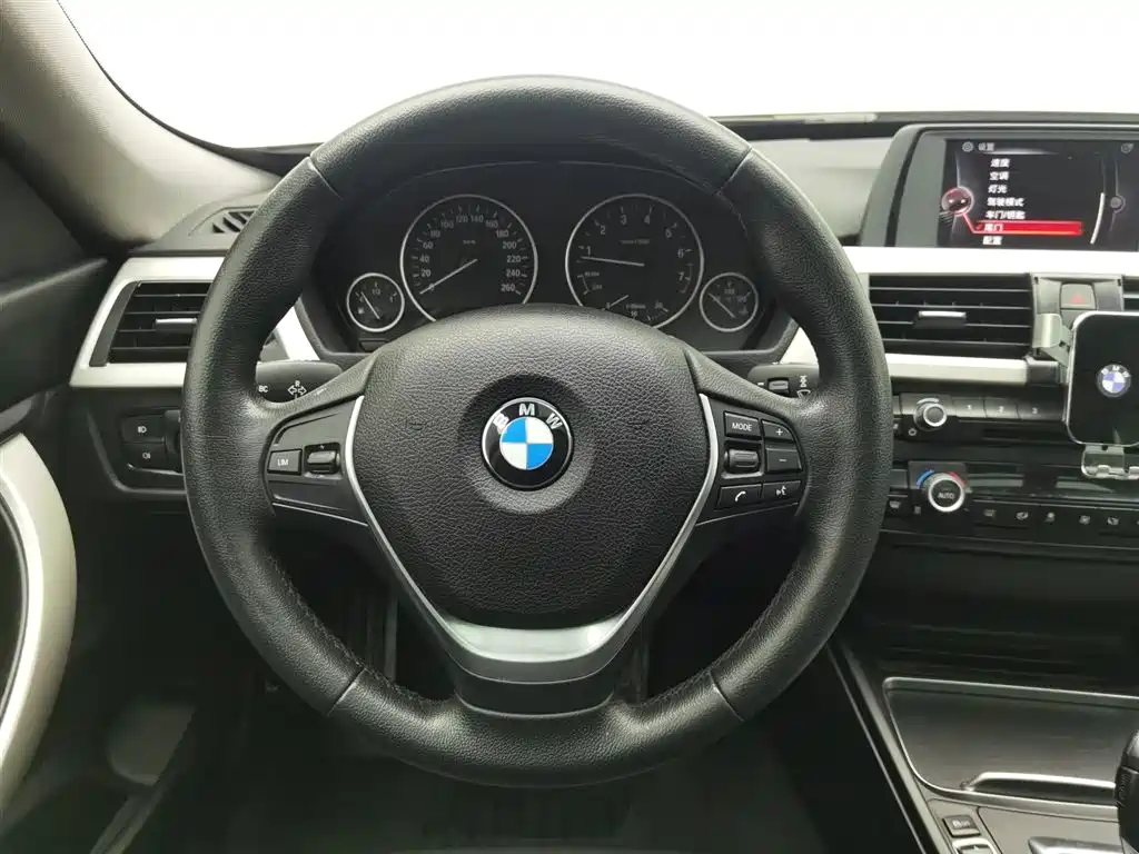 BMW 3 Series GT 2016 — фото 11