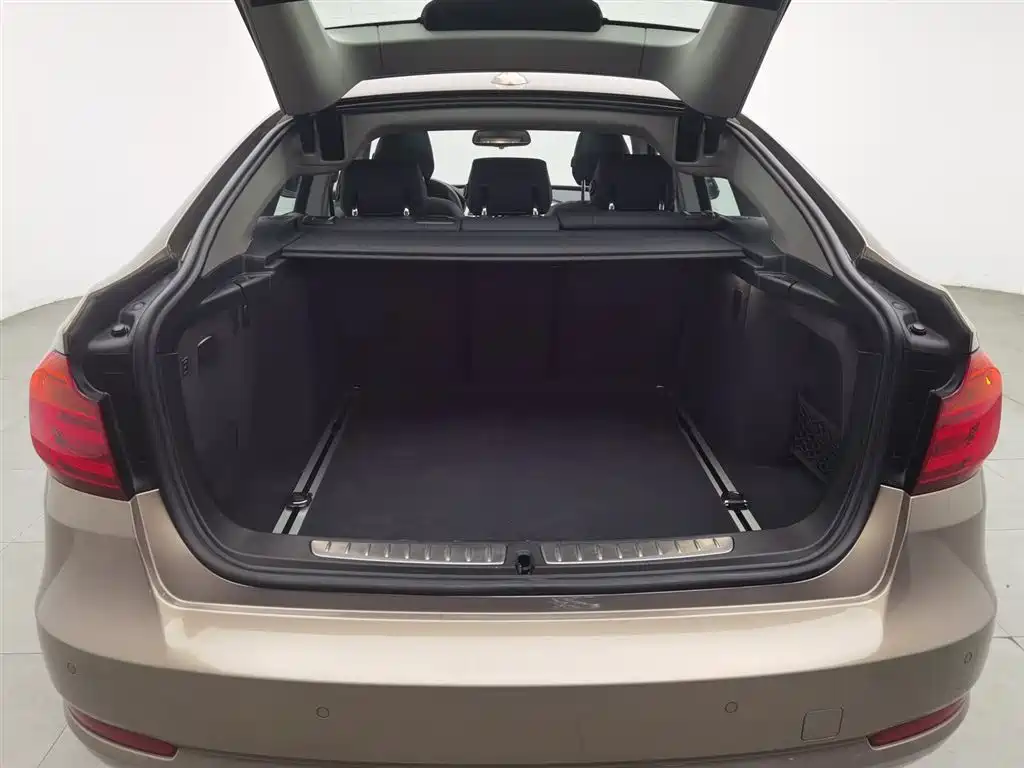 BMW 3 Series GT 2016 — фото 16