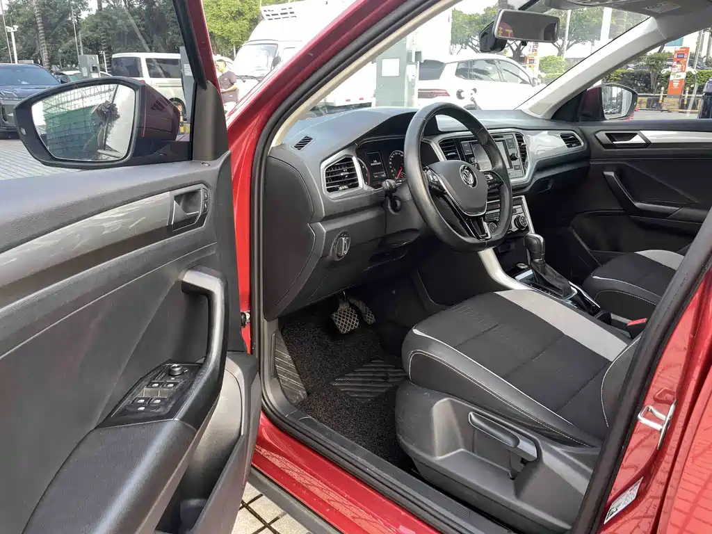 Volkswagen T-Roc 2020 — фото 11