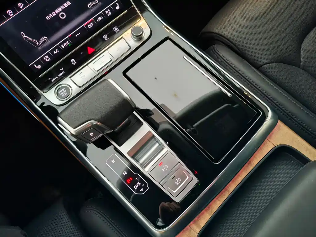 Audi Q7 2023 — фото 13
