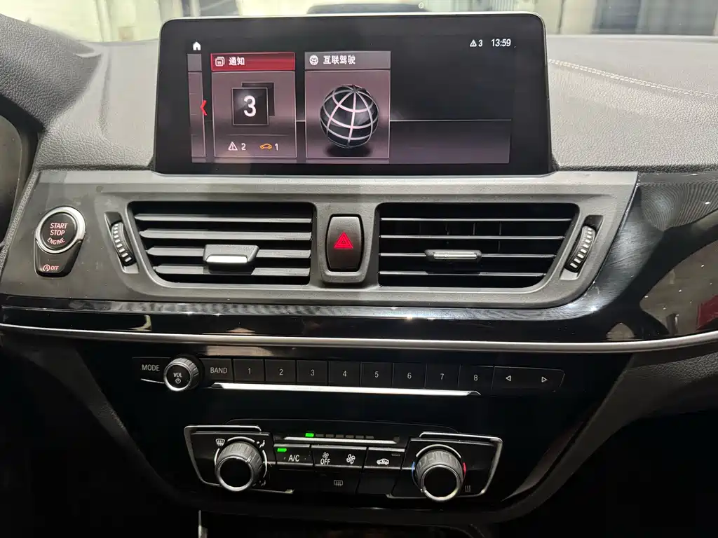 BMW 1 Series 2020 — фото 14