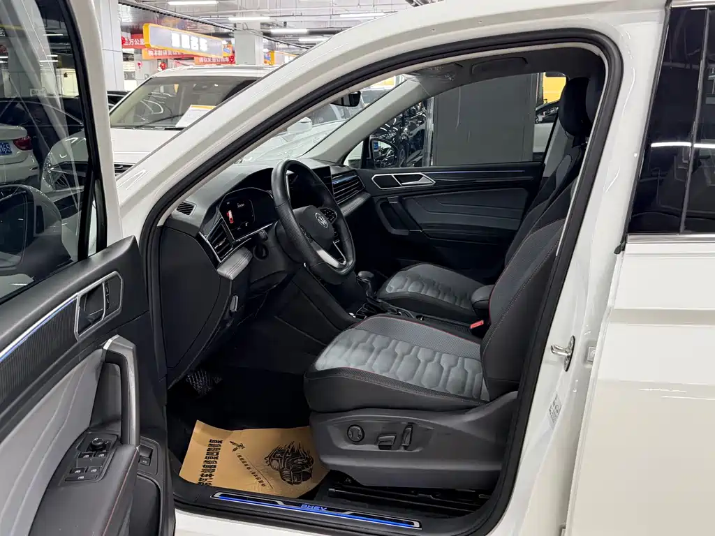 Volkswagen Tiguan L New Energy 2023 — фото 11