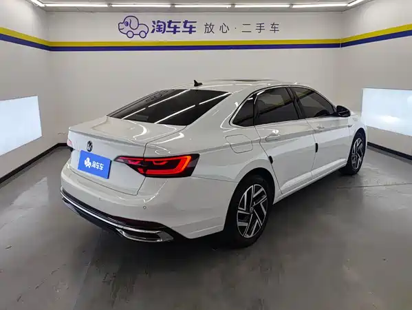 Volkswagen Sagitar 2022