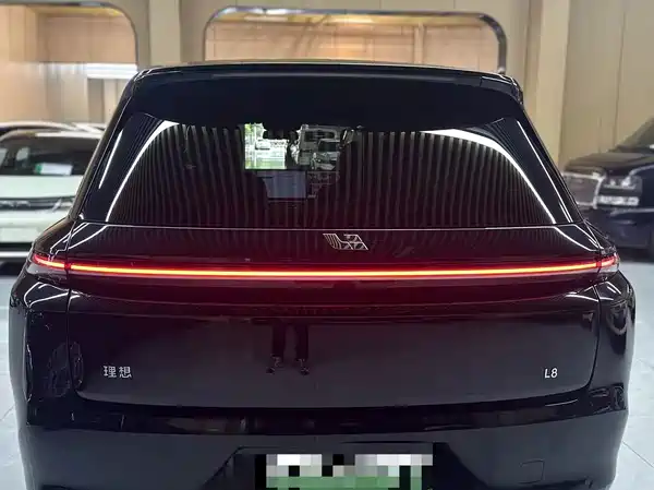 Li Auto L8 2025