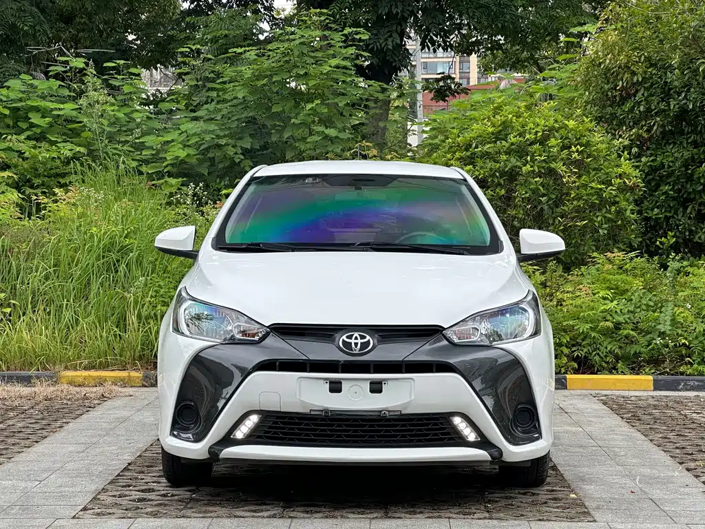 Toyota Yaris L 2021