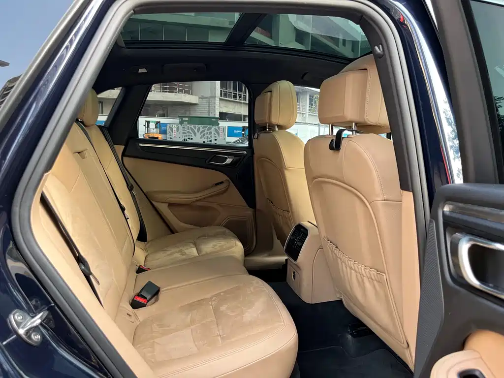Porsche Macan 2020 — фото 14