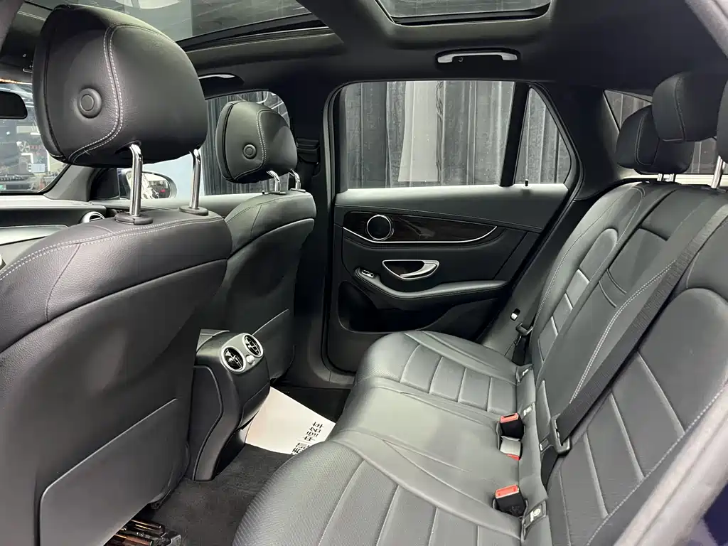 Mercedes-Benz GLC 2018 — фото 10