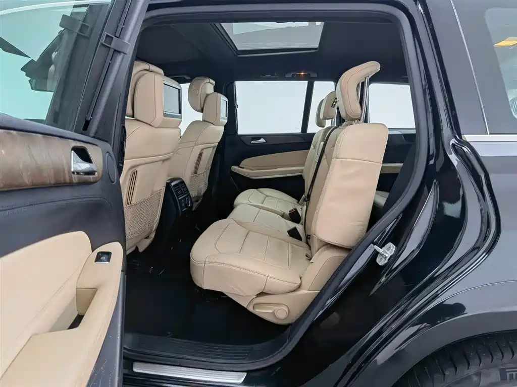 Mercedes-Benz GLS 2017 — фото 24