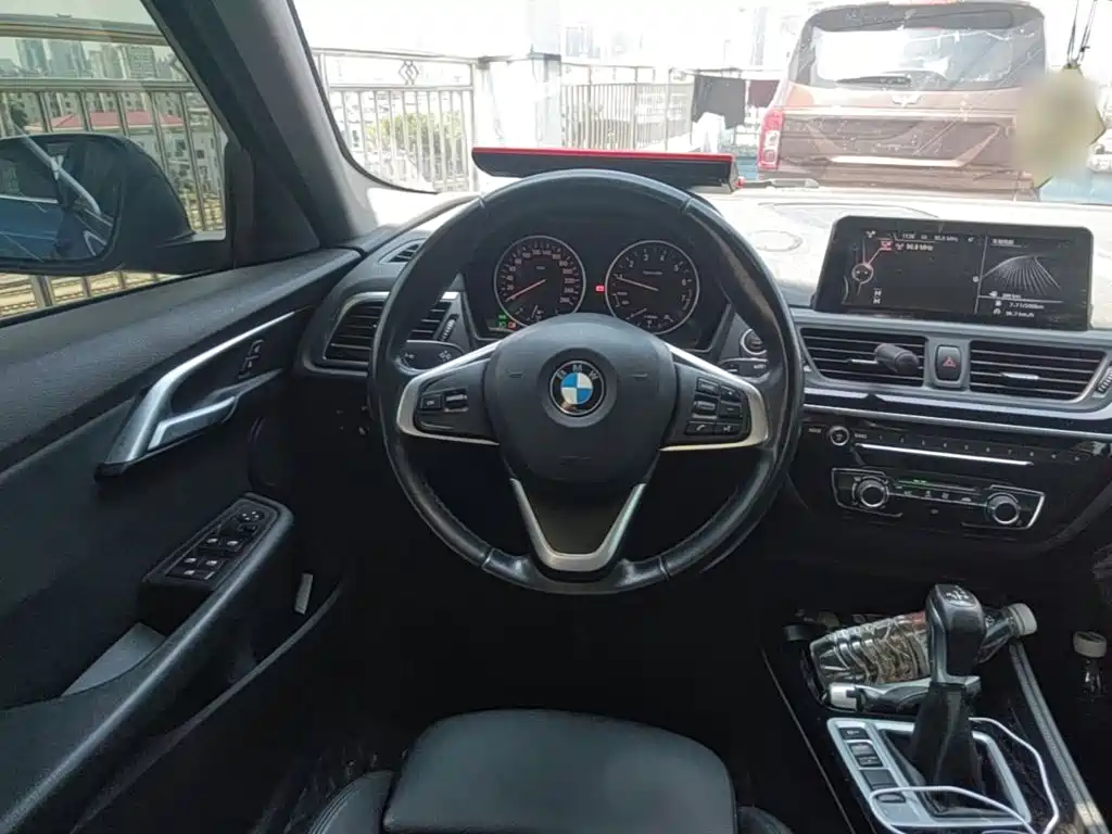 BMW 1 Series 2017 — фото 11
