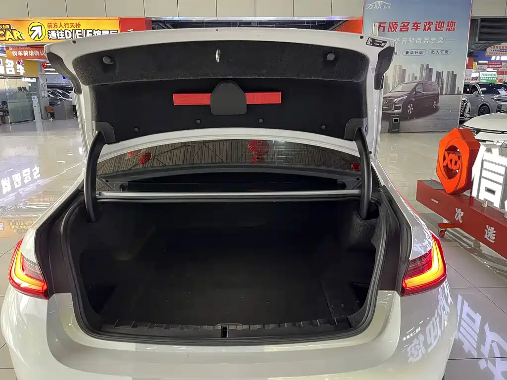 BMW i3 2023