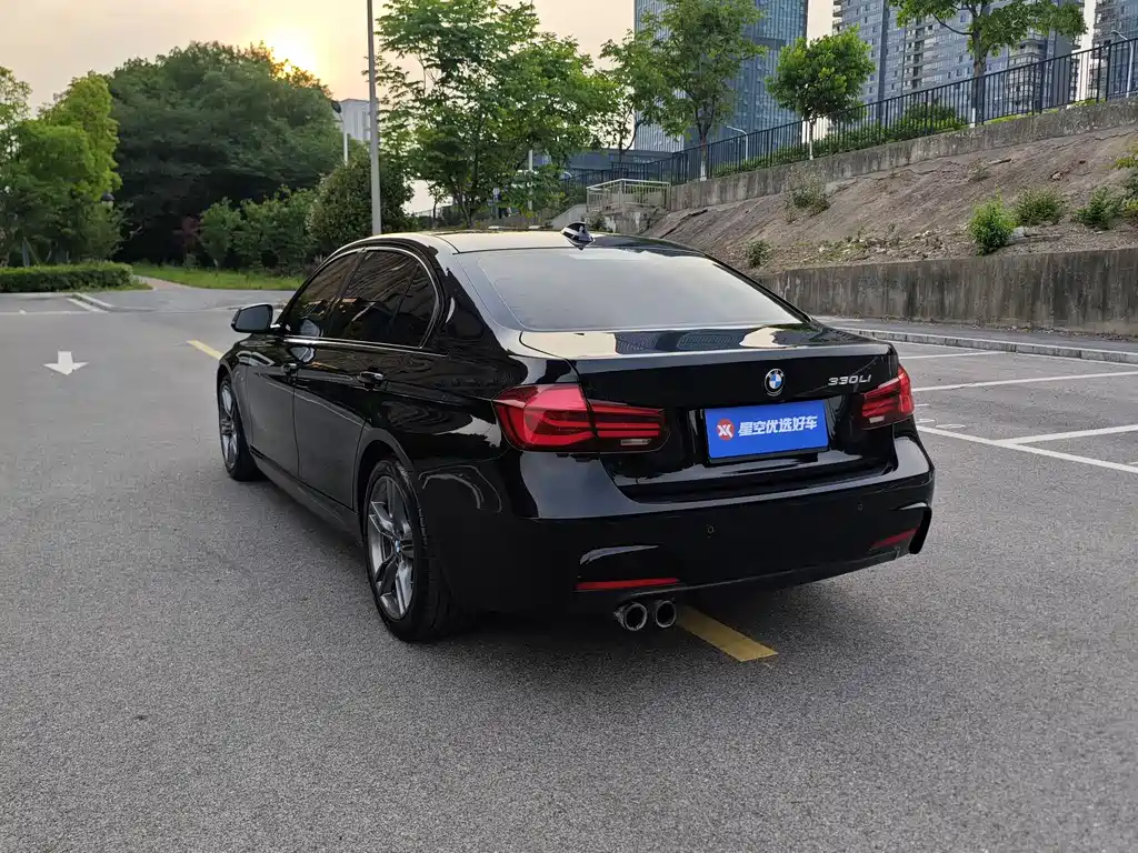 BMW 3 Series 2019 — фото 15
