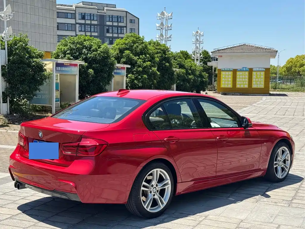 BMW 3 Series 2019 — фото 16