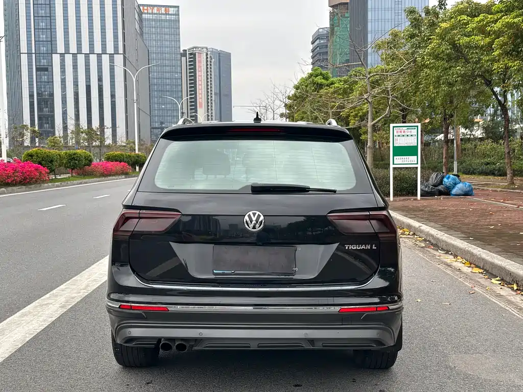 Volkswagen Tiguan L 2017 — фото 5